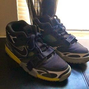 Dark smoke grays Nike air trainer 1’s